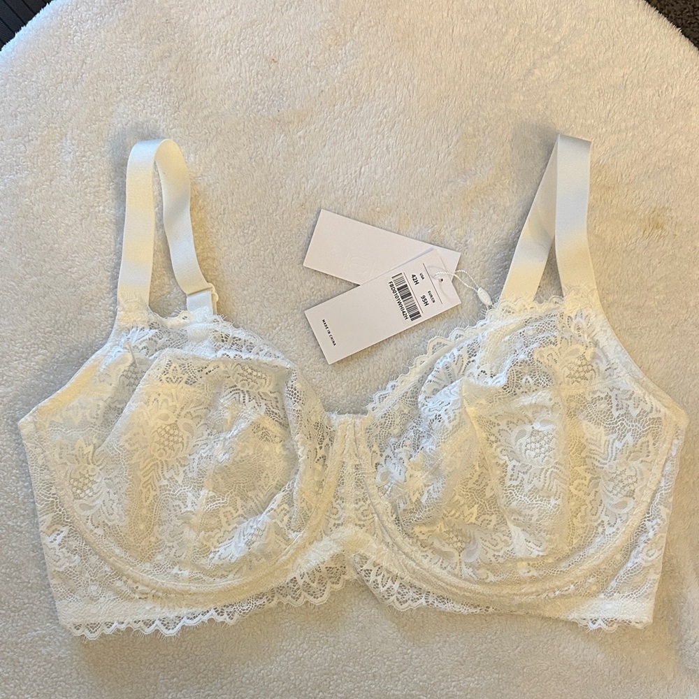 H&M Lace Underwire Bra - White with Added Lace Support and Wide Bands